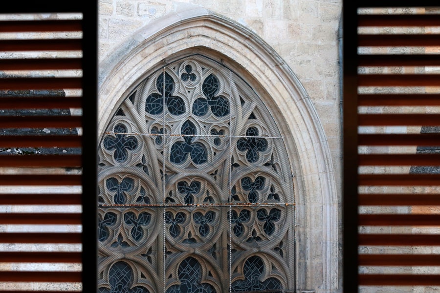 vue sur basilique saint michel-min