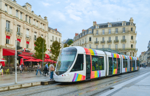 vue du tramway de la ville d'Angers
